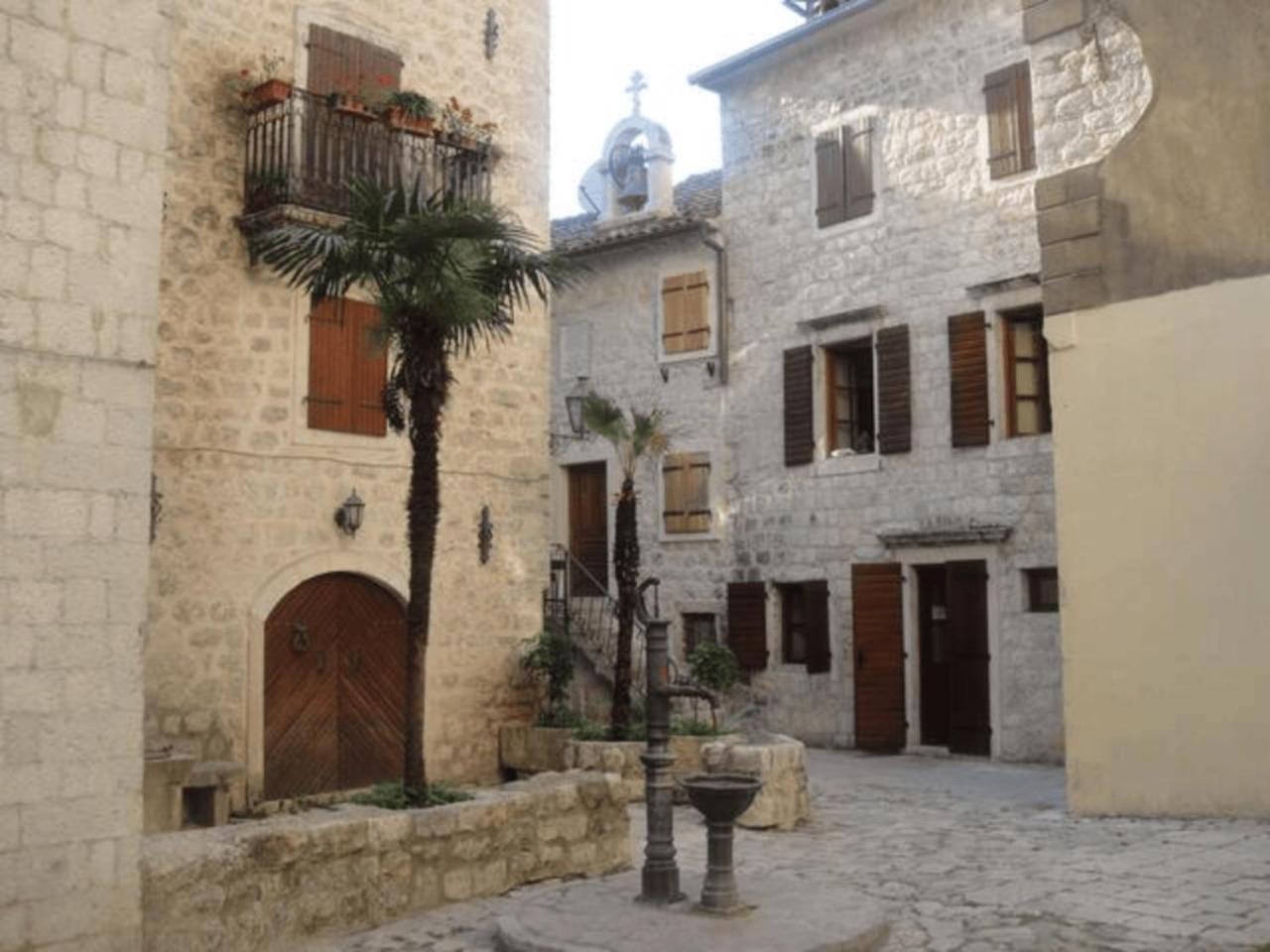 Bond Studios- Old Town Kotor Eksteriør bilde